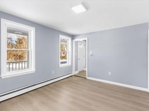 31 Webster St, Winchendon MA 01475