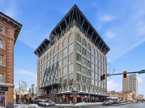 360 Newbury 709/710, Boston MA 02115