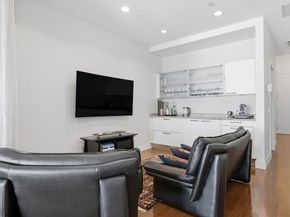 360 Newbury 709/710, Boston MA 02115