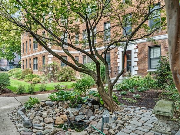 62 Queensberry St 204, Boston MA 02215