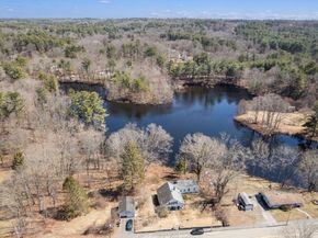 17 N Main St, Upton MA 01568