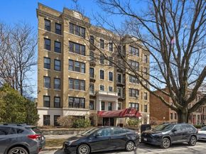 10 Jamaicaway 28, Boston MA 02130