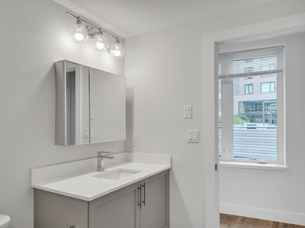 50 Hichborn 408, Boston MA 02135