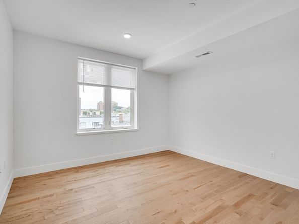 50 Hichborn 408, Boston MA 02135
