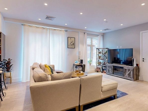 69 Walnut St 6, Brookline MA 02445