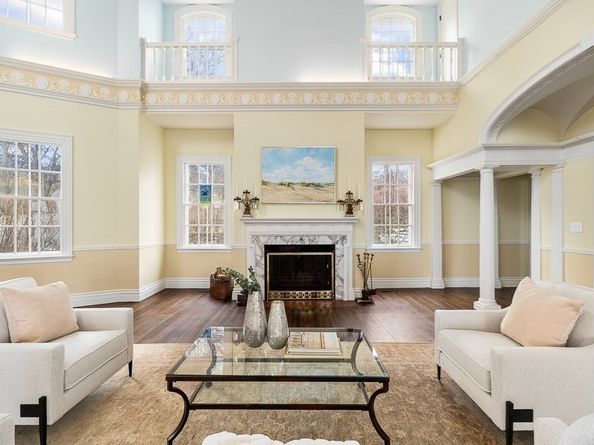 66 Ocean St, Nahant MA 01908