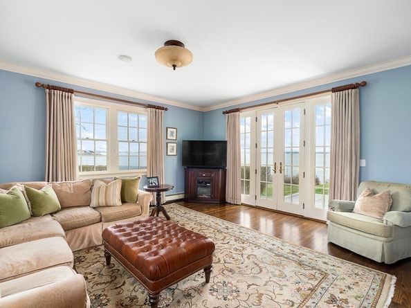 66 Ocean St, Nahant MA 01908