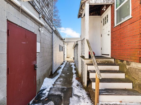 1205 Massachusetts Ave, Arlington MA 02476