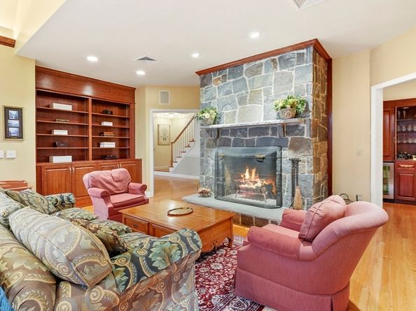 31 Rivercrest Drive, West Newbury MA 01985