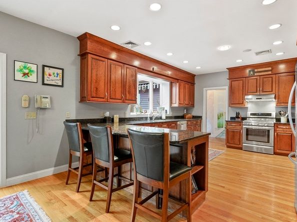 31 Rivercrest Drive, West Newbury MA 01985