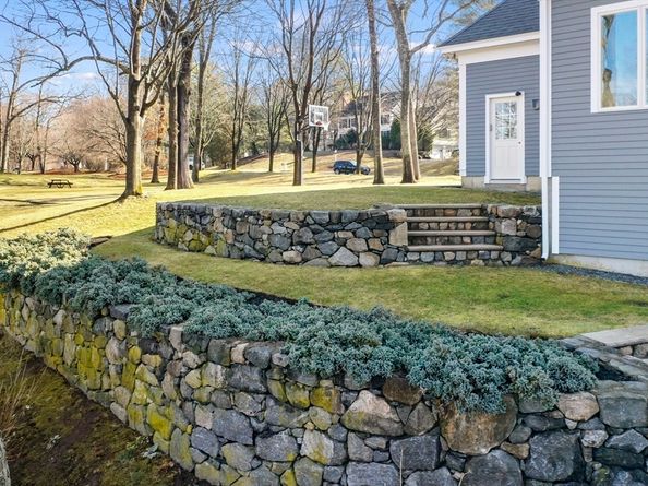 31 Rivercrest Drive, West Newbury MA 01985
