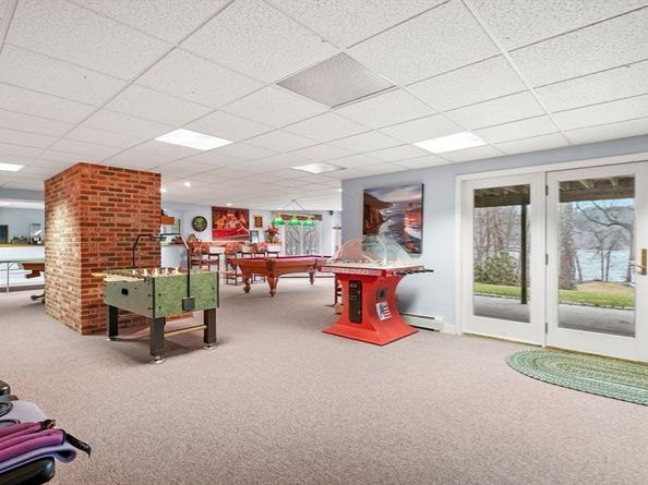 31 Rivercrest Drive, West Newbury MA 01985