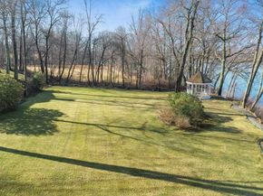 31 Rivercrest Drive, West Newbury MA 01985