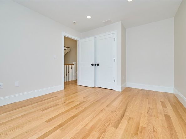 51 Greeley Cir, Arlington MA 02474