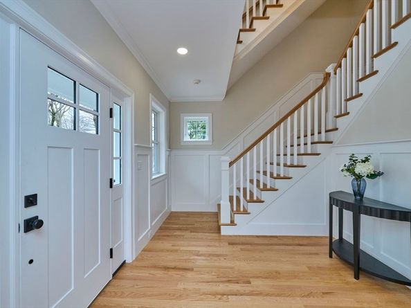 51 Greeley Cir, Arlington MA 02474