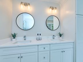 51 Greeley Cir, Arlington MA 02474