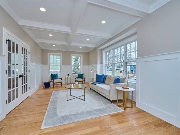 51 Greeley Cir, Arlington MA 02474