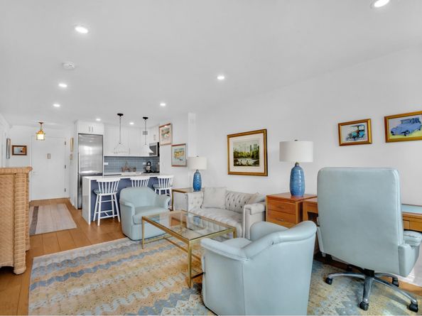 210 East 15th Street 10E, New York NY 10003