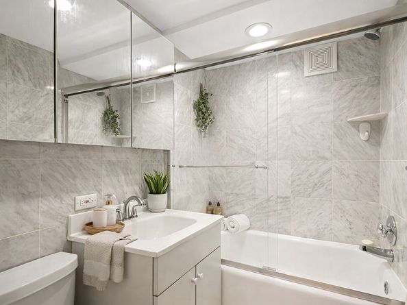 5 Tudor City Place 1221, New York NY 10017