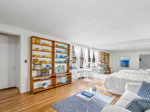 60 East 9th Street 435, New York NY 10003