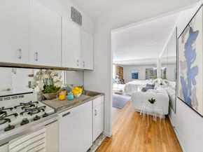 60 East 9th Street 435, New York NY 10003