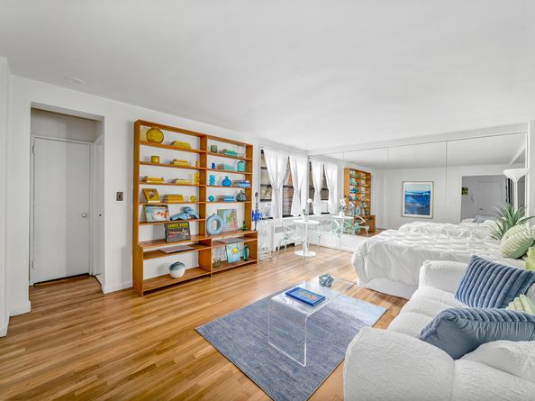 60 East 9th Street 435, New York NY 10003