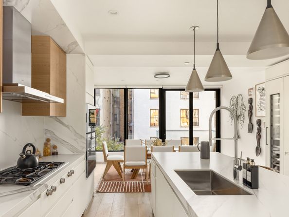 76 West 105th Street PH, New York NY 10025