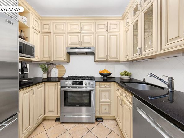 13 West 13th Street 1AS, New York NY 10011