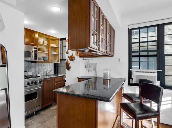 102 East 22nd Street 7F, New York NY 10010