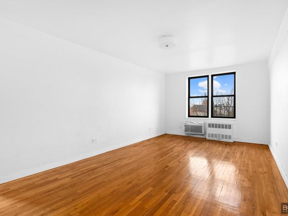 50-21 39th Place 4B, Queens NY 11104