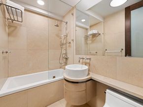 700 Park Avenue 9A, New York NY 10021