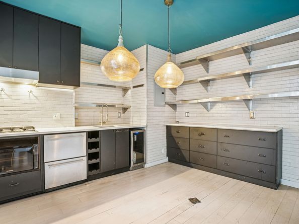 101 Thompson Street 19, New York NY 10012