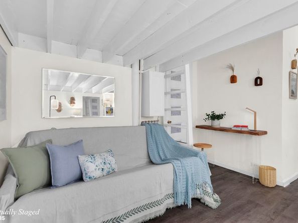 140 West 69th Street 61B, New York NY 10023