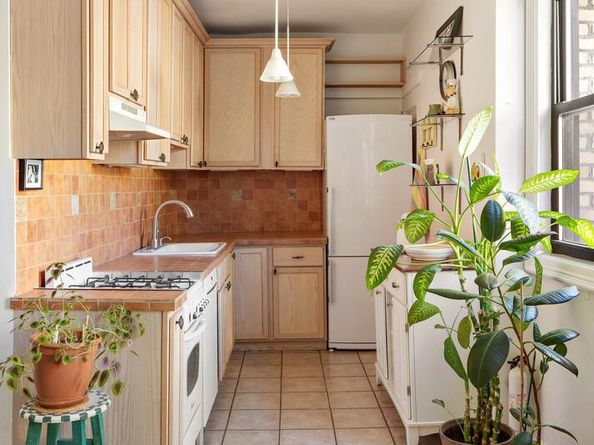 315 East 77th Street 6C, New York NY 10075