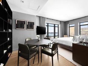 555 West 22nd Street 19AW, New York NY 10011