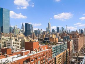 555 West 22nd Street 19AW, New York NY 10011