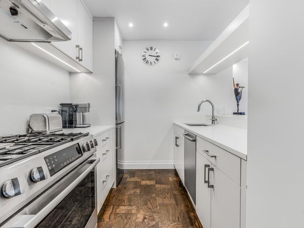 415 East 37th Street 9L, New York NY 10016