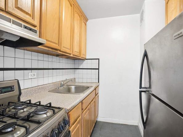 333 East 14th Street 11H, New York NY 10003