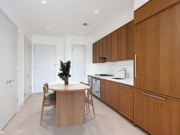 180 Front Street 15H, Brooklyn NY 11201
