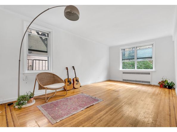 310 West 55th Street 4B, New York NY 10019