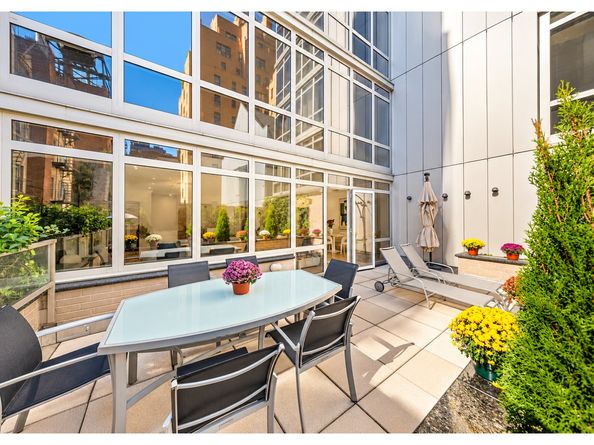 300 East 55th Street 2F, New York NY 10022