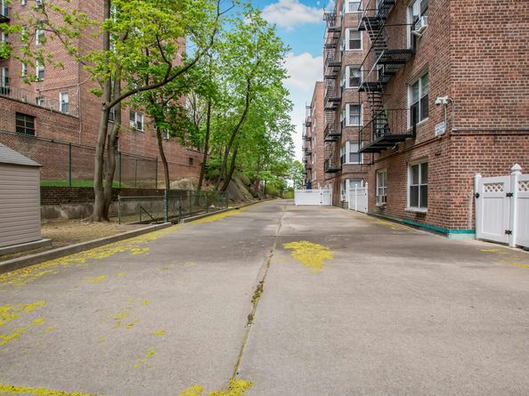 5601 Riverdale Avenue 7B, Bronx NY 10471