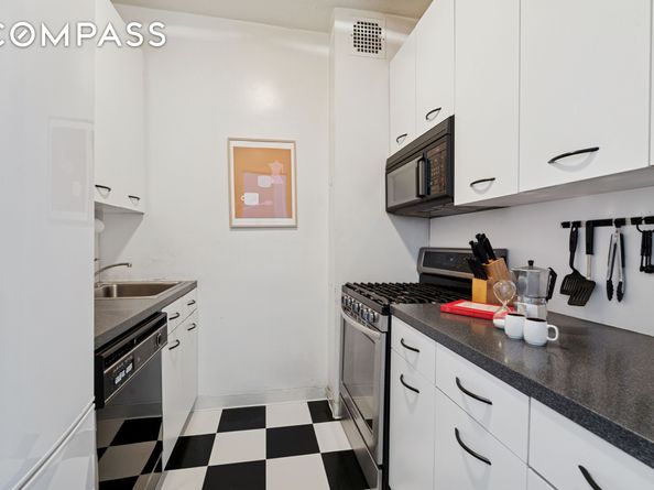 60 East 8th Street 6D, New York NY 10003
