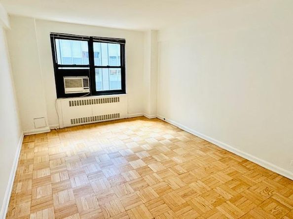 135 East 54th Street 7M, New York NY 10022