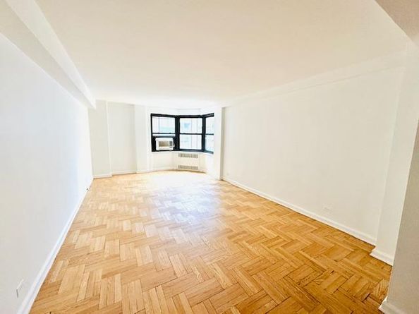 135 East 54th Street 7M, New York NY 10022