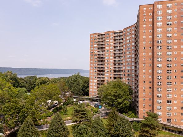 5700 Arlington Avenue 11X, Bronx NY 10471