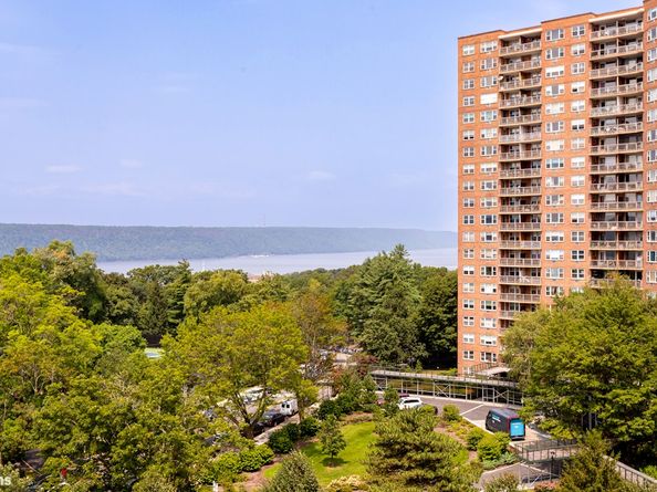 5700 Arlington Avenue 11X, Bronx NY 10471