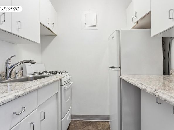 155 East 34th Street 9V, New York NY 10016