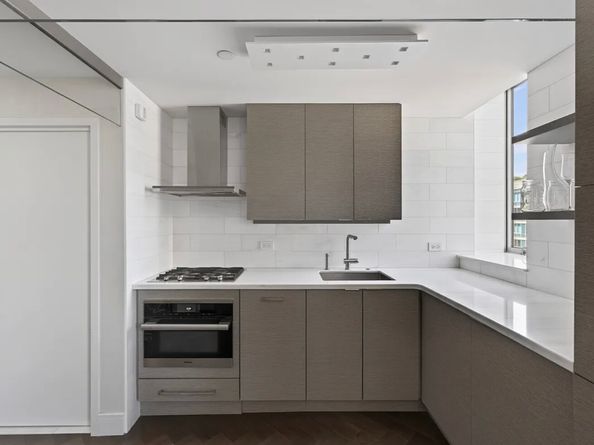 520 West 23rd Street 14D, New York NY 10011