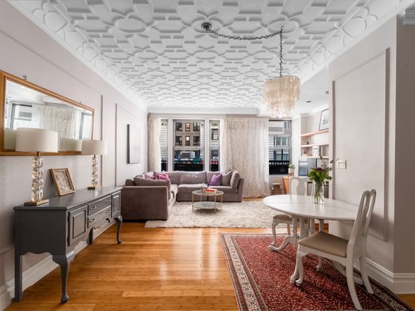 200 West 54th Street 2D, New York NY 10019